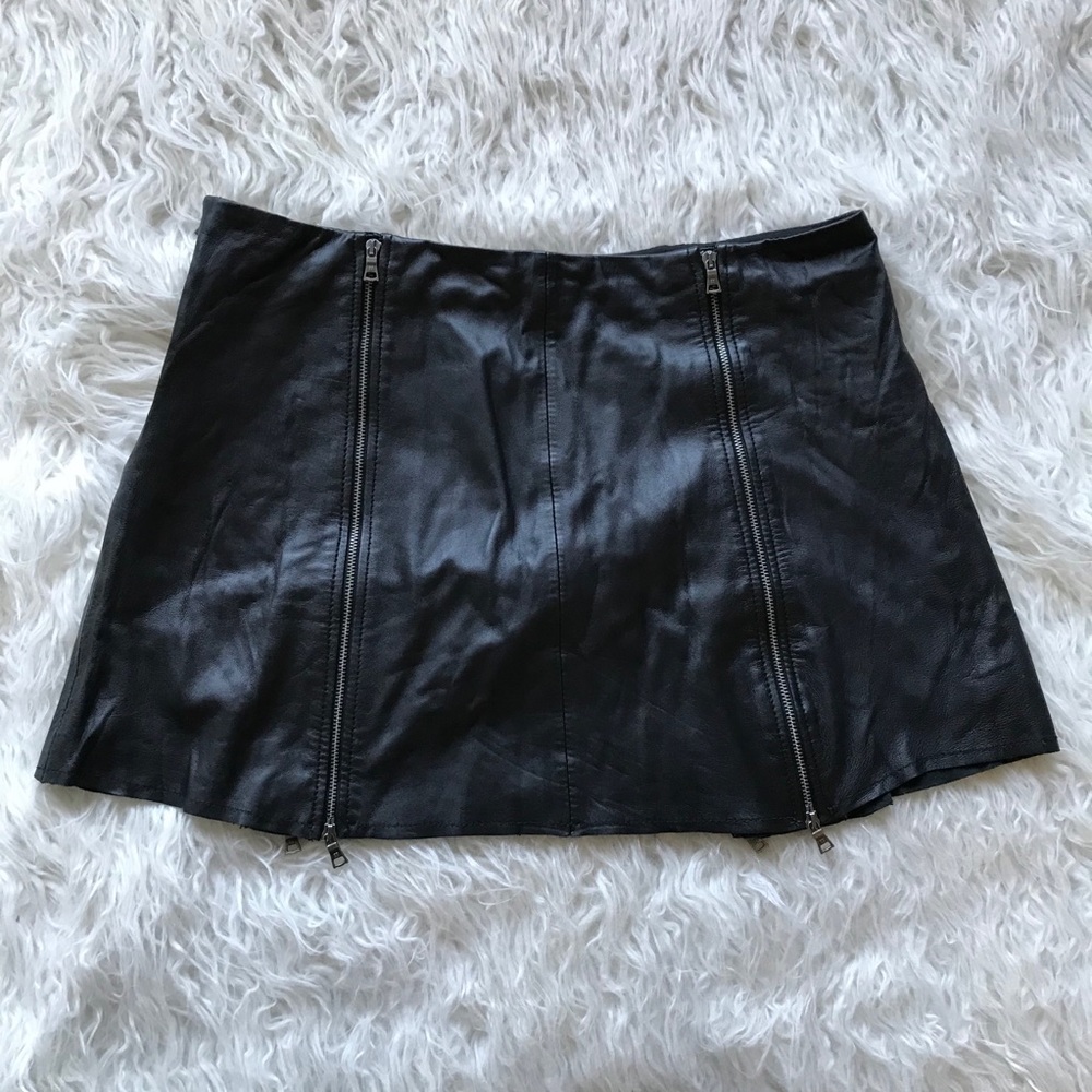 BCBGMAXAZRIA Myra Double Zipped‎ Leather Mini Skirt - Picture 9 of 11